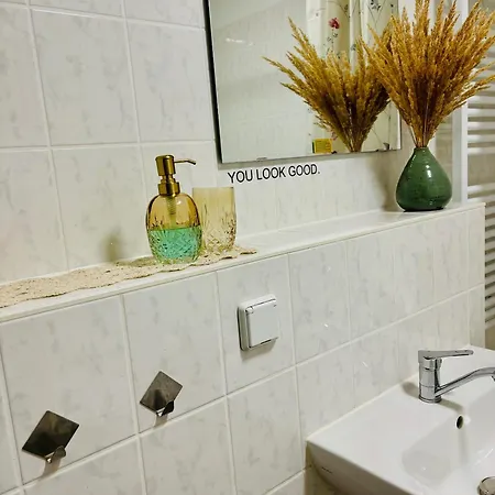 Apartment Beautiful Wlan I Smart-tv I Kueche I Balkon *