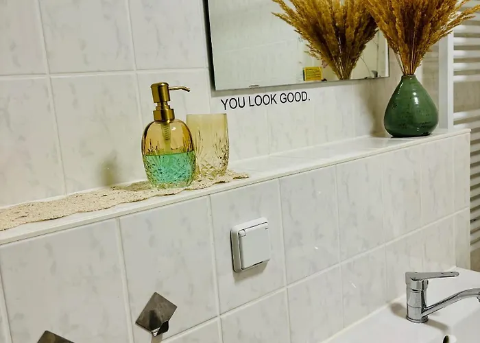 Apartment Beautiful Wlan I Smart-tv I Kueche I Balkon *